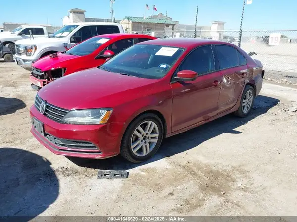 3VW2B7AJ0JM215862 2018 VOLKSWAGEN JETTA - Image 2
