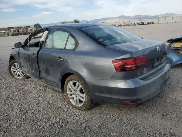 3VW2B7AJ0JM219538 2018 VOLKSWAGEN JETTA - Image 2