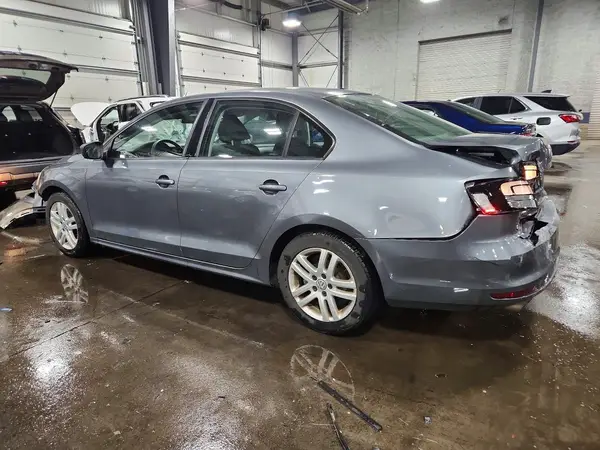 3VW2B7AJ0JM223914 2018 VOLKSWAGEN JETTA - Image 2
