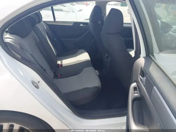 3VW2B7AJ0JM225212 2018 VOLKSWAGEN JETTA - Image 8