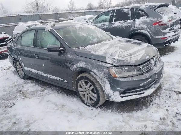3VW2B7AJ0JM227090 2018 VOLKSWAGEN JETTA - Image 1
