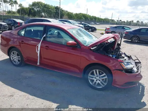 3VW2B7AJ0JM227882 2018 VOLKSWAGEN JETTA - Image 1