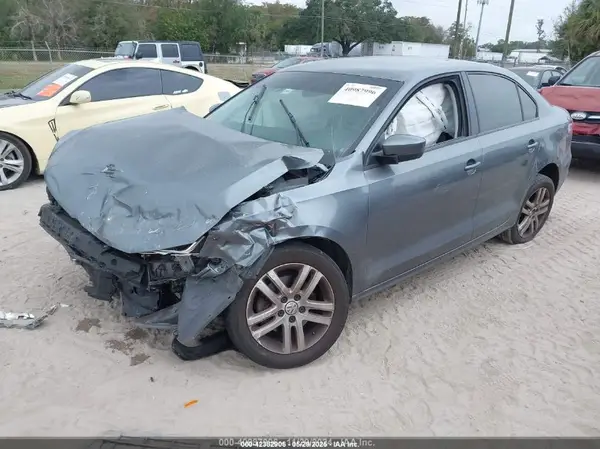 3VW2B7AJ0JM228255 2018 VOLKSWAGEN JETTA - Image 2