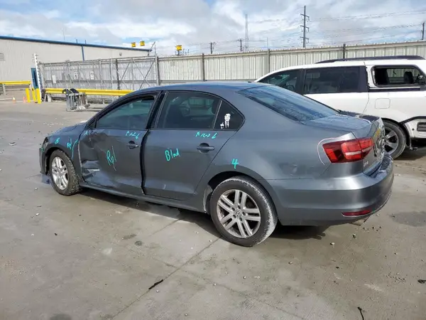 3VW2B7AJ0JM232676 2018 VOLKSWAGEN JETTA - Image 2