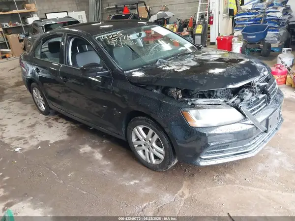 3VW2B7AJ0JM244181 2018 VOLKSWAGEN JETTA - Image 1