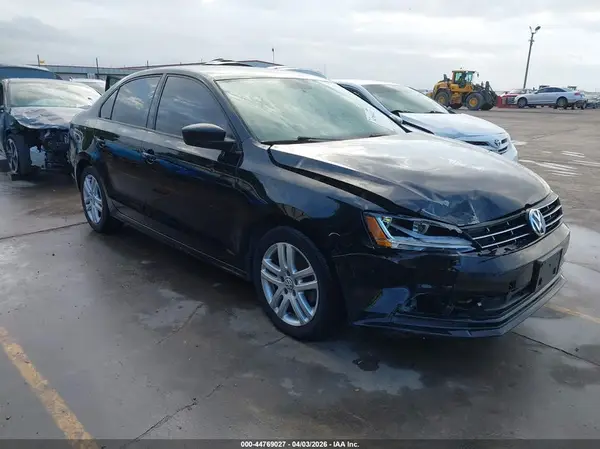 3VW2B7AJ0JM244519 2018 VOLKSWAGEN JETTA - Image 1
