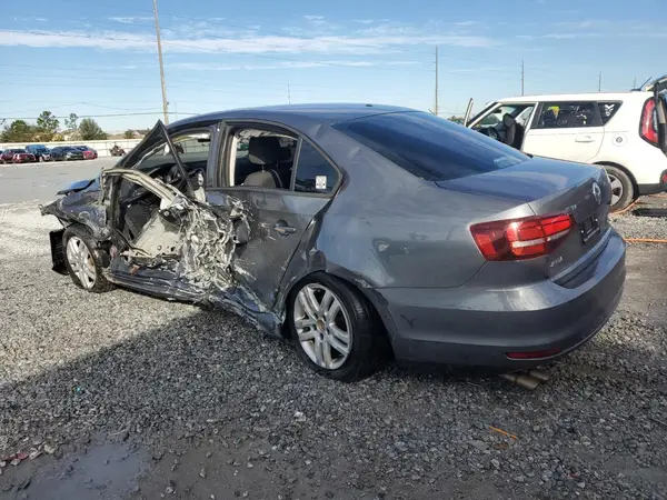 3VW2B7AJ0JM245864 2018 VOLKSWAGEN JETTA - Image 2