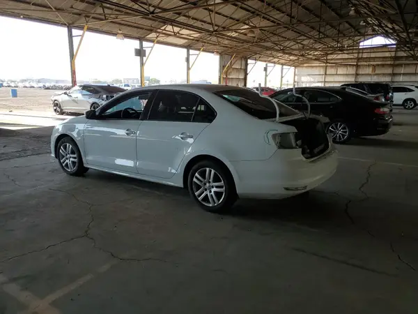 3VW2B7AJ0JM251373 2018 VOLKSWAGEN JETTA - Image 2