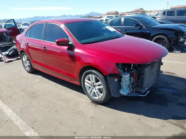 3VW2B7AJ0JM255990 2018 VOLKSWAGEN JETTA - Image 1