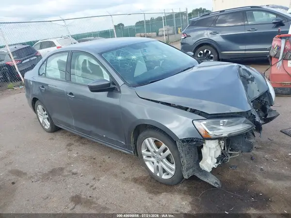 3VW2B7AJ0JM260381 2018 VOLKSWAGEN JETTA - Image 1