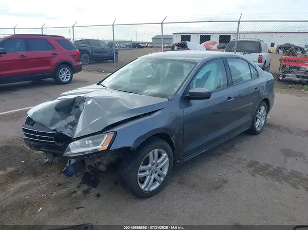 3VW2B7AJ0JM260381 2018 VOLKSWAGEN JETTA - Image 2