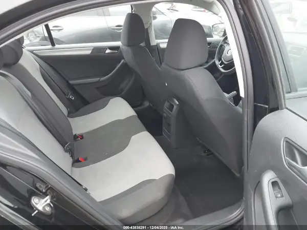 3VW2B7AJ0JM261689 2018 VOLKSWAGEN JETTA - Image 8