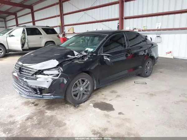 3VW2B7AJ0JM263300 2018 VOLKSWAGEN JETTA - Image 2