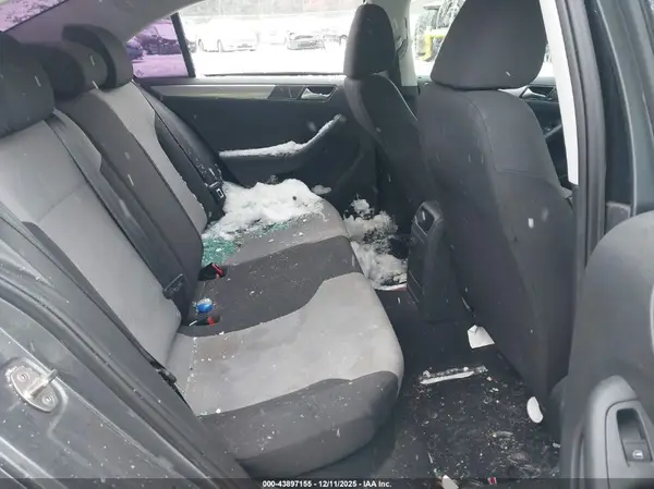 3VW2B7AJ1HM201060 2017 VOLKSWAGEN JETTA - Image 8