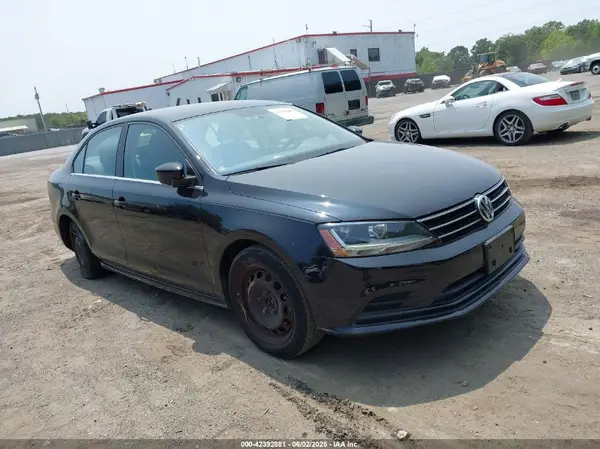3VW2B7AJ1HM214732 2017 VOLKSWAGEN JETTA - Image 1