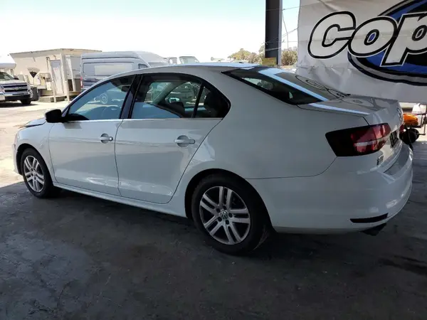 3VW2B7AJ1HM224161 2017 VOLKSWAGEN JETTA - Image 2