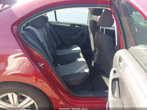 3VW2B7AJ1HM230090 2017 VOLKSWAGEN JETTA - Image 8