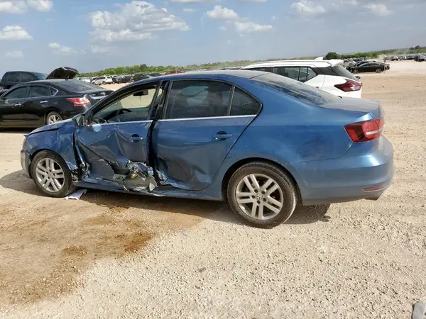 3VW2B7AJ1HM240070 2017 VOLKSWAGEN JETTA - Image 2