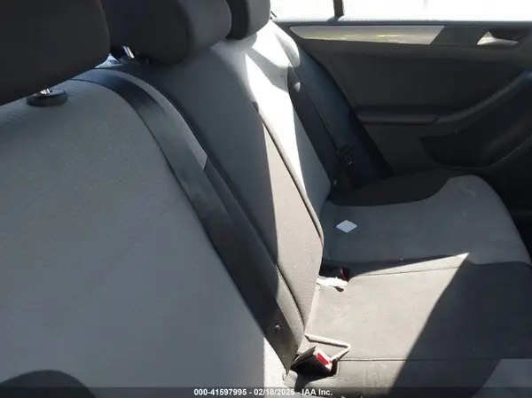 3VW2B7AJ1HM256401 2017 VOLKSWAGEN JETTA - Image 8