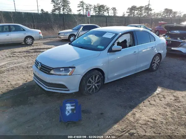 3VW2B7AJ1HM259380 2017 VOLKSWAGEN JETTA - Image 2