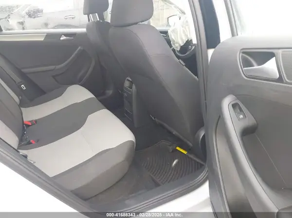 3VW2B7AJ1HM268869 2017 VOLKSWAGEN JETTA - Image 8