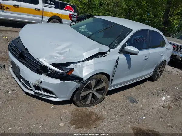 3VW2B7AJ1HM273912 2017 VOLKSWAGEN JETTA - Image 2
