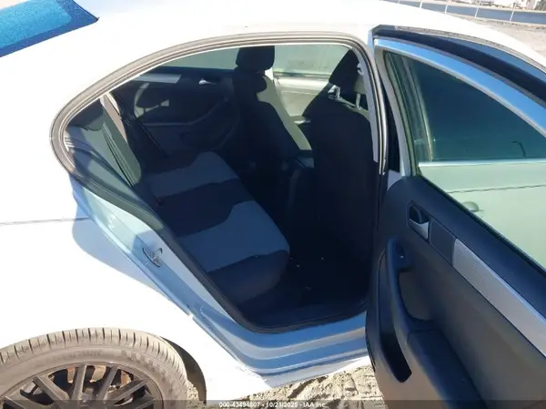 3VW2B7AJ1HM278754 2017 VOLKSWAGEN JETTA - Image 8