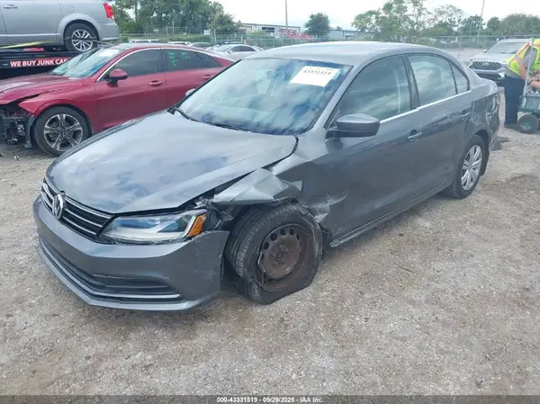 3VW2B7AJ1HM292329 2017 VOLKSWAGEN JETTA - Image 2