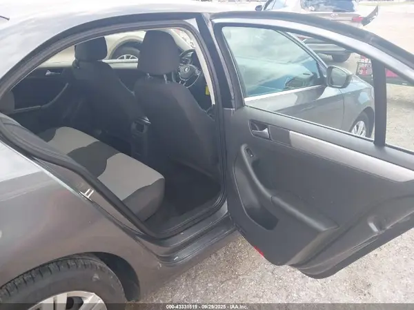 3VW2B7AJ1HM292329 2017 VOLKSWAGEN JETTA - Image 8