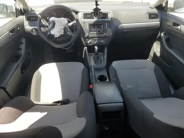 3VW2B7AJ1HM292914 2017 VOLKSWAGEN JETTA - Image 8
