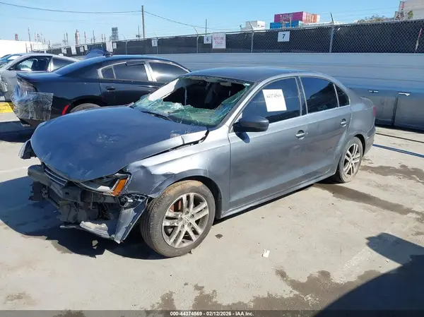 3VW2B7AJ1HM304463 2017 VOLKSWAGEN JETTA - Image 2