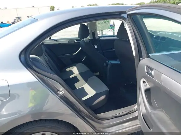 3VW2B7AJ1HM318430 2017 VOLKSWAGEN JETTA - Image 8