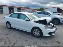 3VW2B7AJ1HM318590 2017 VOLKSWAGEN JETTA