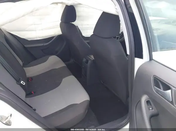 3VW2B7AJ1HM318590 2017 VOLKSWAGEN JETTA - Image 8