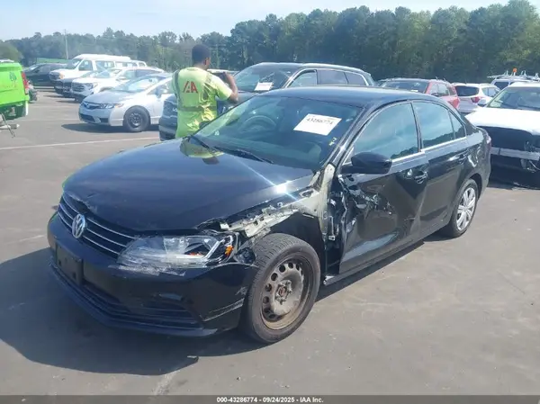3VW2B7AJ1HM327421 2017 VOLKSWAGEN JETTA - Image 2