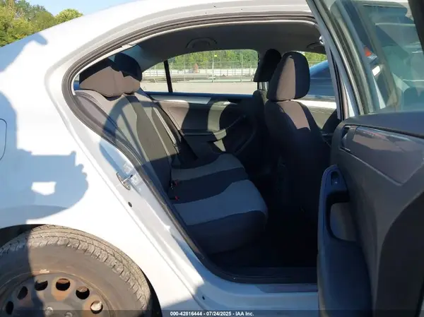 3VW2B7AJ1HM329086 2017 VOLKSWAGEN JETTA - Image 8