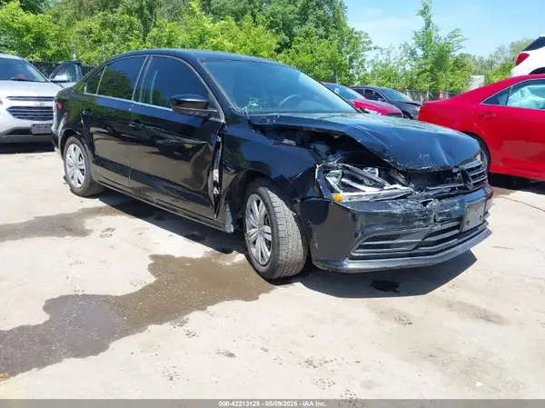 3VW2B7AJ1HM329900 2017 VOLKSWAGEN JETTA - Image 1