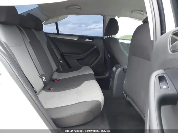 3VW2B7AJ1HM351217 2017 VOLKSWAGEN JETTA - Image 8