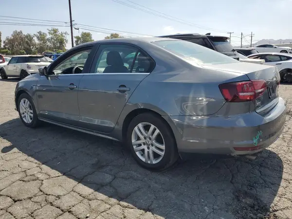 3VW2B7AJ1HM352528 2017 VOLKSWAGEN JETTA - Image 2
