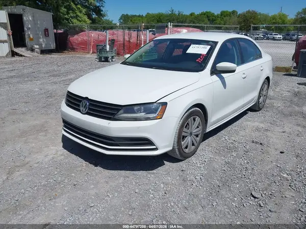 3VW2B7AJ1HM353260 2017 VOLKSWAGEN JETTA - Image 2