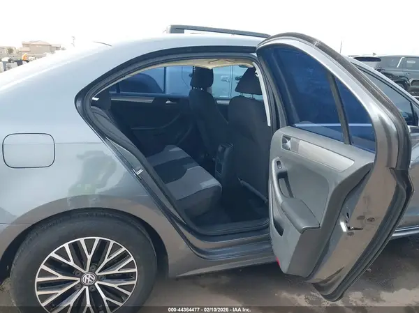 3VW2B7AJ1HM377882 2017 VOLKSWAGEN JETTA - Image 8