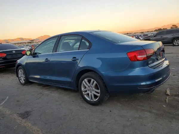 3VW2B7AJ1HM380006 2017 VOLKSWAGEN JETTA - Image 2