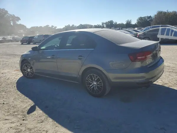 3VW2B7AJ1HM380880 2017 VOLKSWAGEN JETTA - Image 2