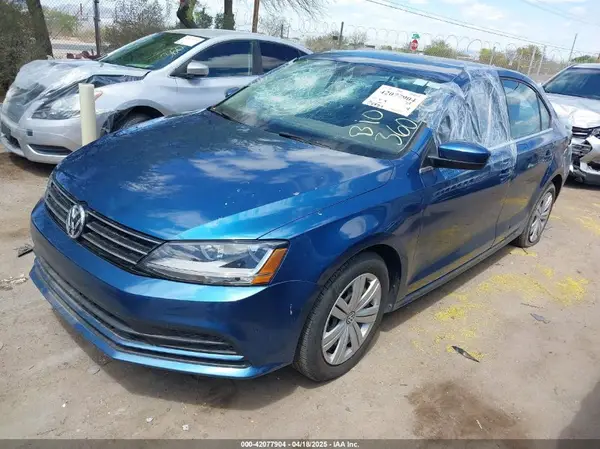 3VW2B7AJ1HM387263 2017 VOLKSWAGEN JETTA - Image 2