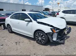3VW2B7AJ1HM387795 2017 VOLKSWAGEN JETTA
