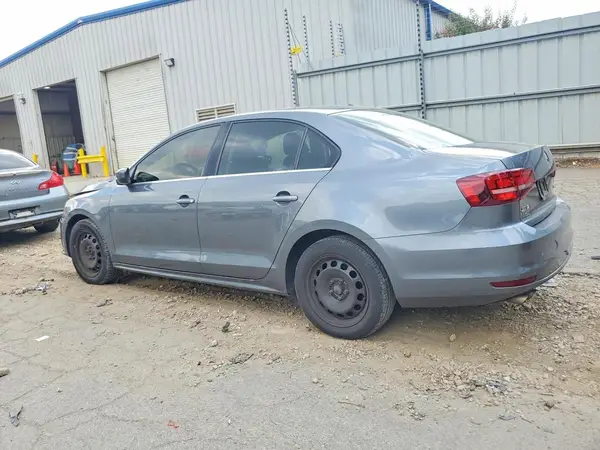 3VW2B7AJ1HM392852 2017 VOLKSWAGEN JETTA - Image 2