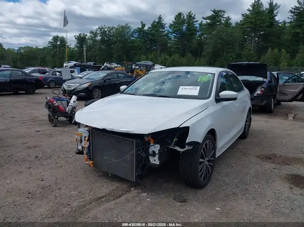 3VW2B7AJ1HM400657 2017 VOLKSWAGEN JETTA - Image 2