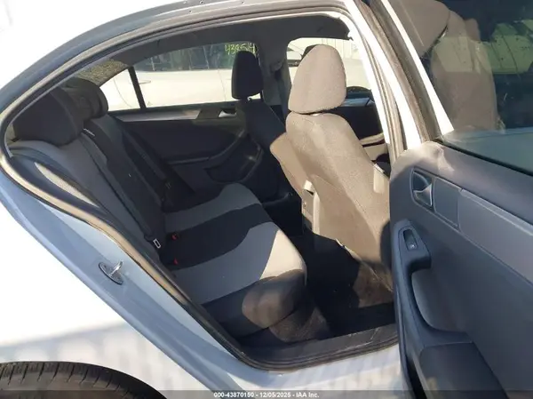 3VW2B7AJ1HM402702 2017 VOLKSWAGEN JETTA - Image 8