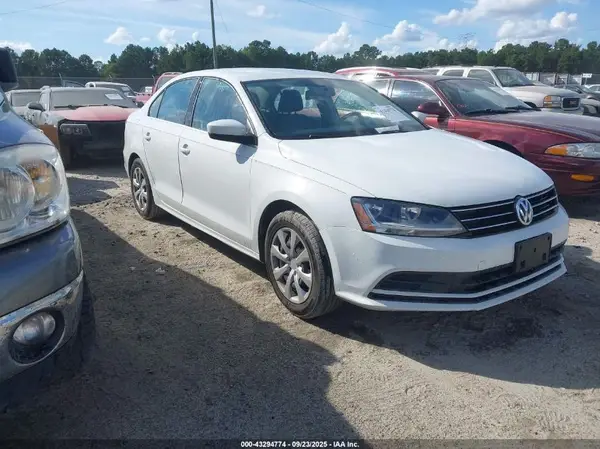 3VW2B7AJ1HM408385 2017 VOLKSWAGEN JETTA - Image 1