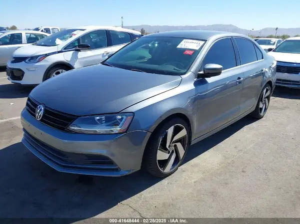3VW2B7AJ1HM412307 2017 VOLKSWAGEN JETTA - Image 2